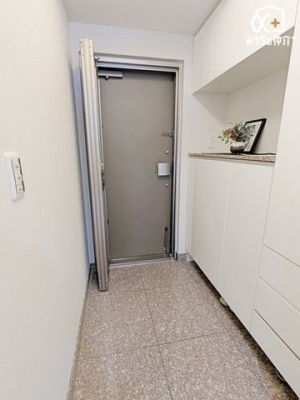 ���� �����t���̃V���[�Y�{�b�N�X�t���ł��B�C�⏬��������������[�ł���̂ŁA���ւ��X�b�L�����������̐g�x�x�����K�ɂȂ�܂��B