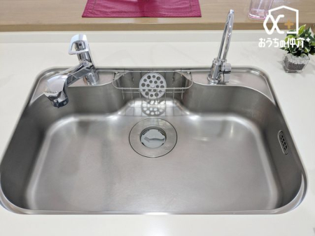 �L�b�`�� �`Kitchen�` �@�\���ƃf�U�C���������˔������g������̂悢�V�X�e���L�b�`���A���r���O�Ƃ̈�̊����l������A��������Ԃ��������܂��B