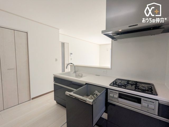 �L�b�`�� �`Kitchen�`�H���򊣑��@�����̃V�X�e���L�b�`���̗p�I���͐ߐ��ɂ��q����D����̂ł��B�����Ő�򂷂�̂ŉ�����������藎�Ƃ��܂�