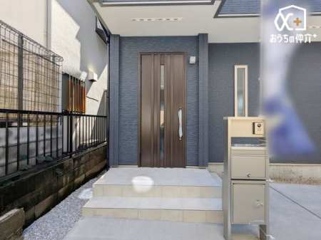���� �`�E�`Entrance�`�E�`�C�i����f�U�C�����������ւ́A�Z�ޕ��̖������𖞂����N�I���e�B�B�A��邲�Ƒ���A�K�������C�����悭�}����E���炬�ɖ�����������Ԃ�\�������Ă���܂��B