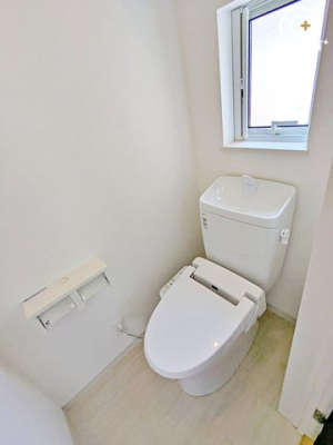 �g�C�� �����̂���2�K�̉������֍��t�g�C���ł��B