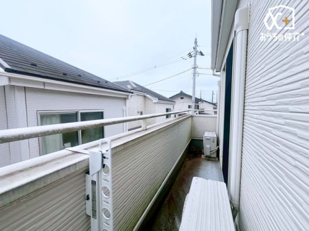 �o���R�j�[ 2��������o����ł���o���R�j�[�̗l�q�ł��B���󕨂���z�c����������ł��A���z�̌��������Ղ藁�т���C�����悭�����܂��ˁB�q���̗V�я�ɂ�����A��̂悤�ȗp�r�Ŏg�p���ł��܂��B