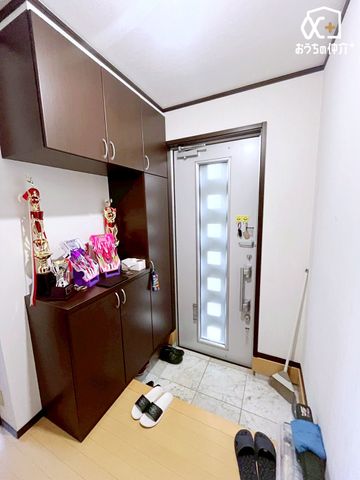 ���� �C�i����f�U�C�����������ւ́A�Z�ޕ��̖������𖞂����N�I���e�B�B�A��邲�Ƒ���A�K�������C�����悭�}����E���炬�ɖ�����������Ԃ�\�������Ă���܂��B