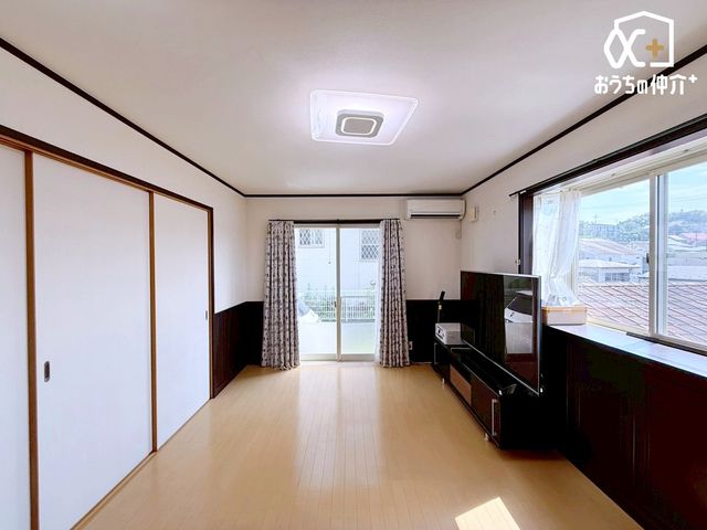 ���r���O �������������͋C��LDK�B�̂�т肭�낮�\�t�@��A���H�����y���ރ_�C�j���O�Z�b�g��u���Ă��������͂���܂���B