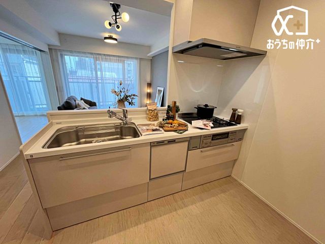 �L�b�`�� �����g���L�b�`�������炱���A�H���̏������y�������ԂɁA�Z�������ł��X���[�Y�ɖ��ʂȂ���Ƃł���A���������ȒP�ɂł���ȂǁA�������y��������L�b�`���X�y�[�X�ł��B