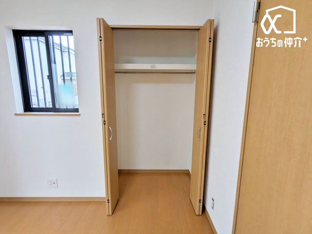 ���[ �������[�͂�����s�N���[�[�b�g�t�t���̂������ł��B�ߗށE���E�X�q�E�A�N�Z�T���[��G�߉Ɠd�Ȃǂ��܂Ƃ߂Ď��[�ł��A�������̍L���X�y�[�X���������A��������Ƃ�����Ԃ��ۂ���܂��B