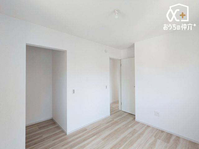 �q������ �q�������Ƃ��Ă��\���ȍL�������邨�����ł��B�Ƒ��X�̈��炬�̋�Ԃ��m�ۂł��A�v���C�x�[�g�ȃx�b�h���[���͕�炷���̊����ő���グ�������̂ł��B