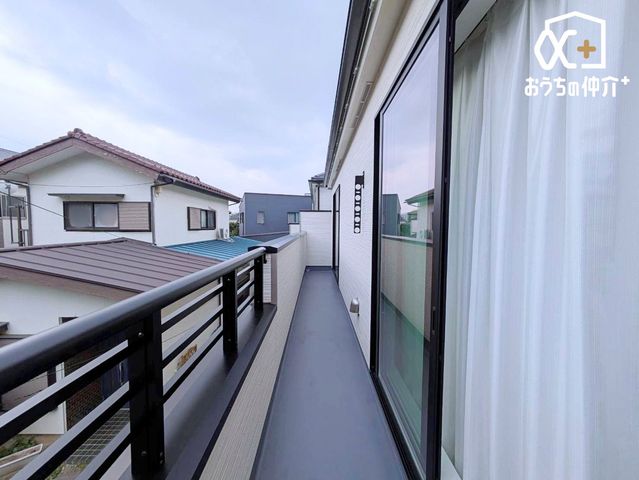 �o���R�j�[ ������̖��邳�����͂̃o���R�j�[�B����ꂽ�X�y�[�X�ł��A�S�n�悳�Ǝ��p������������m�ہB