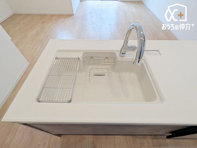 �L�b�`�� �`Kitchen�` �@�\���ƃf�U�C���������˔������g������̂悢�V�X�e���L�b�`���A���r���O�Ƃ̈�̊����l������A��������Ԃ��������܂��B