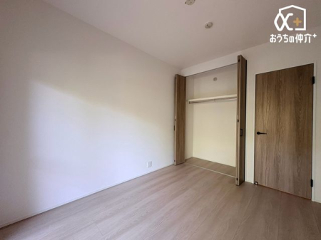 �q������ �m��