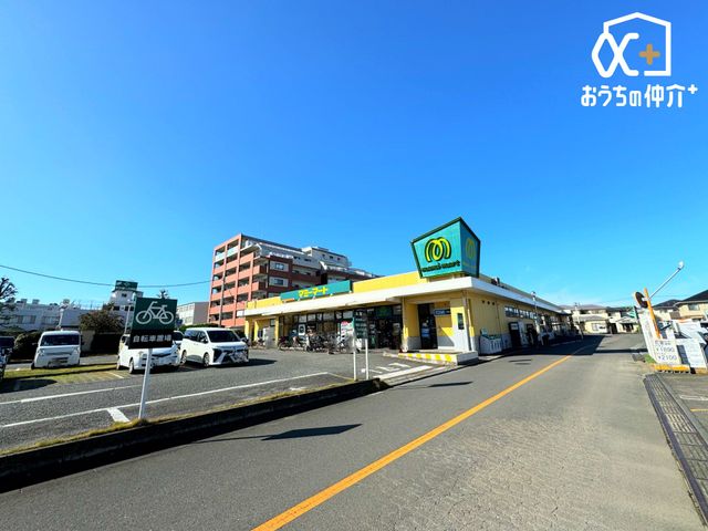 ���ӊ� �}�~�[�}�[�g���R���u�X �k��7���B�i�����L�x�ȃX�[�p�[�}�[�P�b�g�ł������܂��B�ߗׂ̕��X�ł���������Ă���܂��B���ԏ���L���ł��B 540m