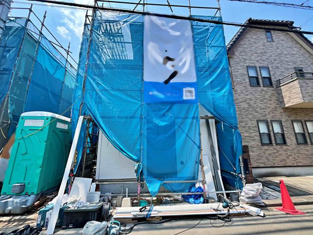 ���n�O�ώʐ^ �ՐÂȏZ��n�Ŏq��ĉƑ��Ƀs�b�^���B�����̂��U�������K�ȗ΂Ɍb�܂ꂽ�G���A�ŁA���R�ɕ�܂ꂽ���₩�ȕ�炵���������邽�߂́A��Ƃ肠��Z���������Ă��܂��B