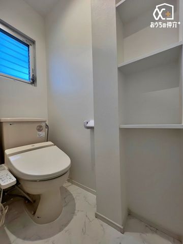 �g�C�� �������̂��邷������Ƃ����g�C���B�����g���ꏊ�����炱���A�������₨�|�����ȒP�ȃV���v���ȃf�U�C���ł��B�����t���Ȃ̂ŁA�펞���C���ł��A�C�ɂȂ鉘���J�r�̔�����}�����܂��ˁI