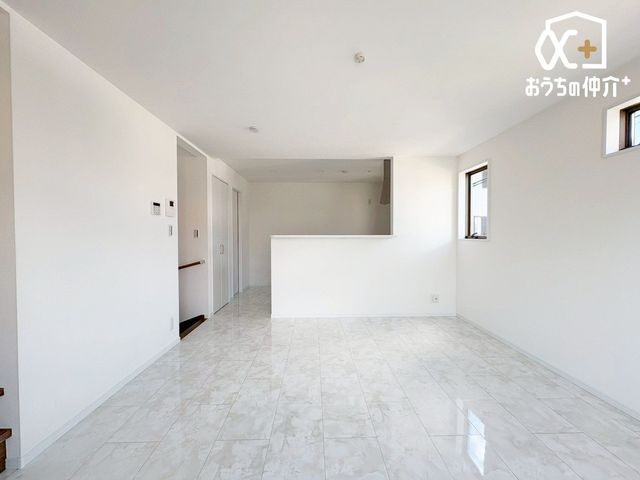 ���r���O ������̑傫�ȑ����炽���Ղ�z�����������ޖ��邢��14�����r���O�B�Ƒ��c���⃊���b�N�X�^�C���ɍœK�ȊJ�������ӂ���Ԃł��B