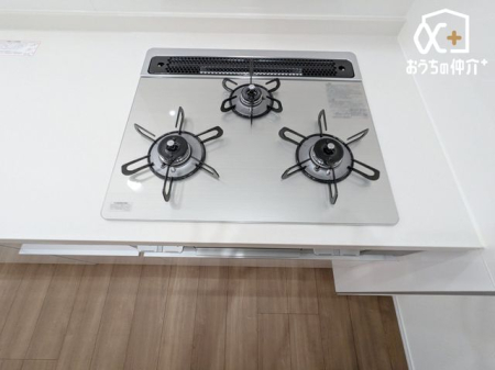 �L�b�`�� �����ɒ������ł��Ă��������͂��ǂ�3���R�����̃L�b�`���ł��B�������͖����̂��ƂȂ̂Ō����ǂ����������ł���̂͊������ł��ˁB