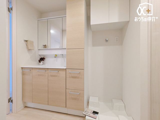 ���ʑ�E���ʏ� �`Wash room�`���̍Q�����������ԑтł��]�T�������Ďx�x�ł���L���p�E�_�[���[���B���������[���L�x�Ȃ̂Ō����ڂ��X�b�L���Ɛ������ڂł��܂��B