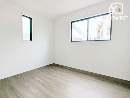 �q������ �q�ǂ������ɂ������߂�5.25���m���I��ʍ̌��Ŗ��邢�������ł��B