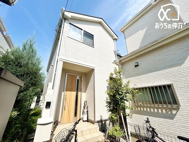 ���n�O�ώʐ^ �ߘa���N�z�̐V��������������X�^�C���b�V���ȏZ�܂��ł��B�O�ʓ��H���班�����܂����z�u�ŁA�l�ڂ��C�ɂ������₩�ȕ�炵���y���߂܂��B