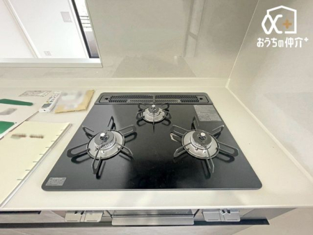 �L�b�`�� ������������O���R�����̗l�q�ł��B�u�߂�E�ύ��ޓ��̍�Ƃ������ɏo����R�����ł��B