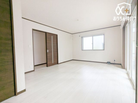 ���r���O �`Living�`�����݂̂���i�`�������e�C�X�g��LDK�B�̂�т肭�낮�\�t�@�₨�H�����y���ރ_�C�j���O�Z�b�g��u���Ă��������͂���܂���B