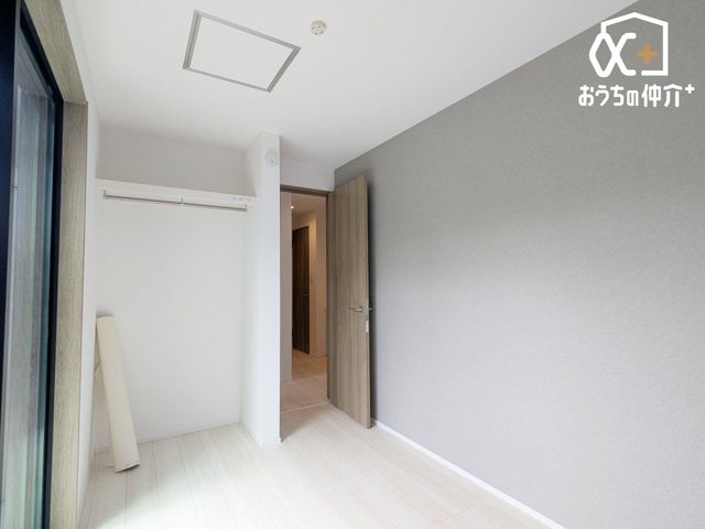���̑� ��4.4���̃R���p�N�g�ŗ��������m����ԁB�f�X�N��{�I��z�u���₷���A�W�����č�Ƃ��ł��郊���[�g���[�N�����⏑�ցE������ɍœK�ł��B