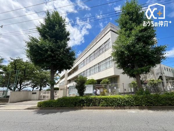 ���ӊ� ���v���Ďs���{�����w�Z �k��4���B���ڐ쉈���Ɉʒu���鏬�w�Z�ł��B ���R������������ł��B �s�݂�Ȃőn�� �y�����w�Z�A���邢�����t 260m