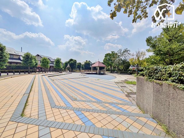 ���ӊ� ���[������ �k��4���B�����̎��͂̃����K����̓��H����ɂ₩�ȃX���[�v�������A���̐�ɂ͗m���̓����Ɩؐ��̋x�e��Ƌ�������A�e���̏�Ƃ��Ď�̂�������ł��B 310m