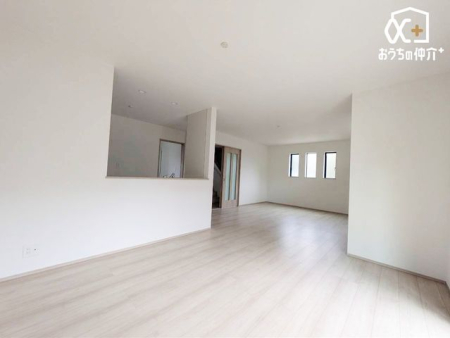 ���r���O �`Living�`�������������͋C��LDK�B�̂�т肭�낮�\�t�@��A���H�����y���ރ_�C�j���O�Z�b�g��u���Ă��������͂���܂���B