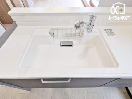 �L�b�`�� �`Kitchen�` �@�\���ƃf�U�C���������˔������g������̂悢�V�X�e���L�b�`���A���r���O�Ƃ̈�̊����l������A��������Ԃ��������܂��B