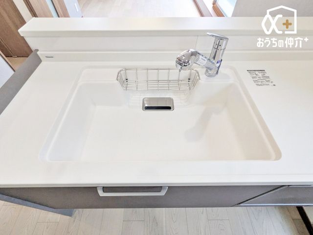 �L�b�`�� �`Kitchen�` �@�\���ƃf�U�C���������˔������g������̂悢�V�X�e���L�b�`���A���r���O�Ƃ̈�̊����l������A��������Ԃ��������܂��B