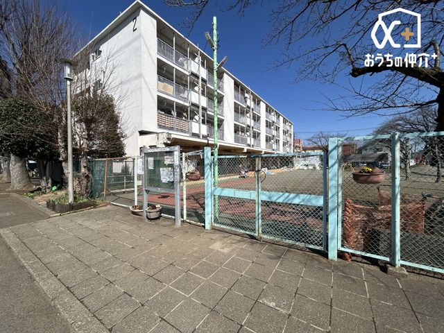 ���ӊ� �����R�s����O�ۈ牀 �k��6���B4�Ύ��N���X�A5�Ύ��N���X�͔N�x�ɂ��l�����ς��܂��B��Q�������q����̕ۈ�����{���Ă��܂��B1�Ύ��A2�Ύ��̍����ۈ���s���Ă��܂��B 420m