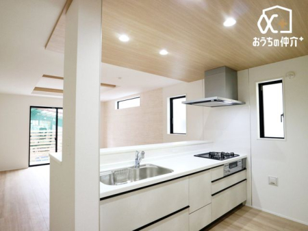 �L�b�`�� �������y��������L�b�`���X�y�[�X(^^)/�Ǝ��������悭�A���o�����̎��[�͂���L�b�`���ł��B�������₷�����������ł������ɂ���⒲�������o���Ďg�����Ƃ��ł��܂��B