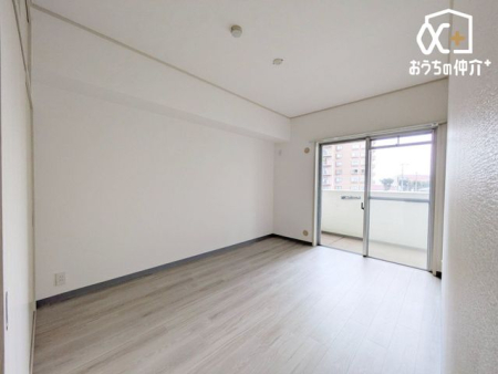 �Q�� -
