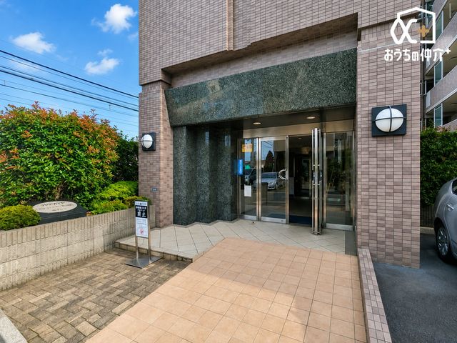 �G���g�����X �G���g�����X�̗l�q�����̓����͐��|����Ă���A�Ǘ��̐��ǍD�ȕ����ł��B�f�U�C�����X�b�L���Ƃ�����ۂł��ˁI�����x�A���n�������ɂȂ��Ă݂܂��񂩁H