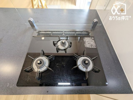 �L�b�`�� �����ɒ������ł��Ă��������͂��ǂ�3���R�����̃L�b�`���ł��B�������͖����̂��ƂȂ̂Ō����ǂ����������ł���̂͊������ł��ˁB