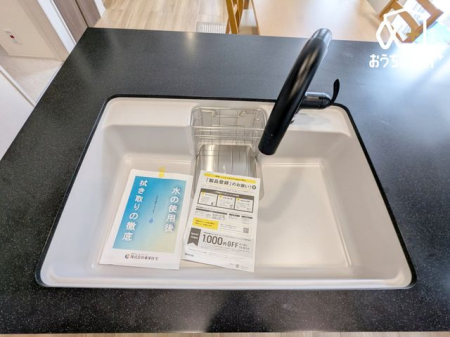 �L�b�`�� �`Kitchen�` �@�\���ƃf�U�C���������˔������g������̂悢�V�X�e���L�b�`���A���r���O�Ƃ̈�̊����l������A��������Ԃ��������܂��B