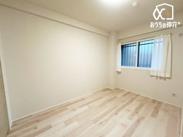 �Q�� -