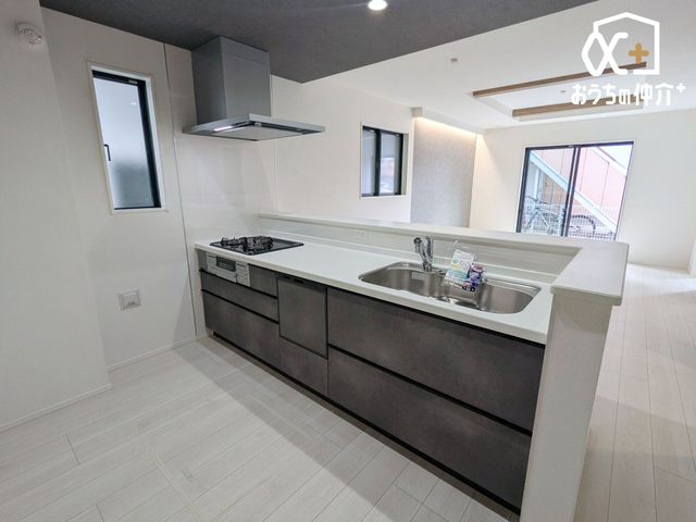 �L�b�`�� �������y��������L�b�`���X�y�[�X(^^)/�Ǝ��������悭�A���o�����̎��[�͂���L�b�`���ł��B�������₷�����������ł������ɂ���⒲�������o���Ďg�����Ƃ��ł��܂��B