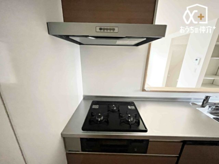 �L�b�`�� ������������O���R�����̗l�q�ł��B�u�߂�E�ύ��ޓ��̍�Ƃ������ɏo����R�����ł��B