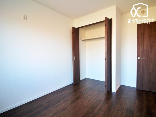 �q������ �y5.5���q�ǂ������z�q�������Ƃ��Ă��\���ȍL�������邨�����ł��B�Ƒ��X�̈��炬�̋�Ԃ��m�ۂł��A�v���C�x�[�g�ȃx�b�h���[���͕�炷���̊����ő���グ�������̂ł��B