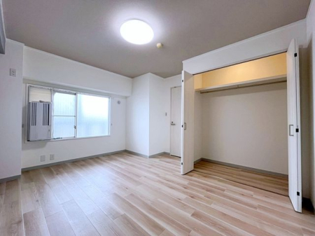�q������ -