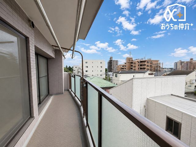 �o���R�j�[ ������̖��邳�����͂̃o���R�j�[�B����ꂽ�X�y�[�X�ł��A�S�n�悳�Ǝ��p������������m�ہB