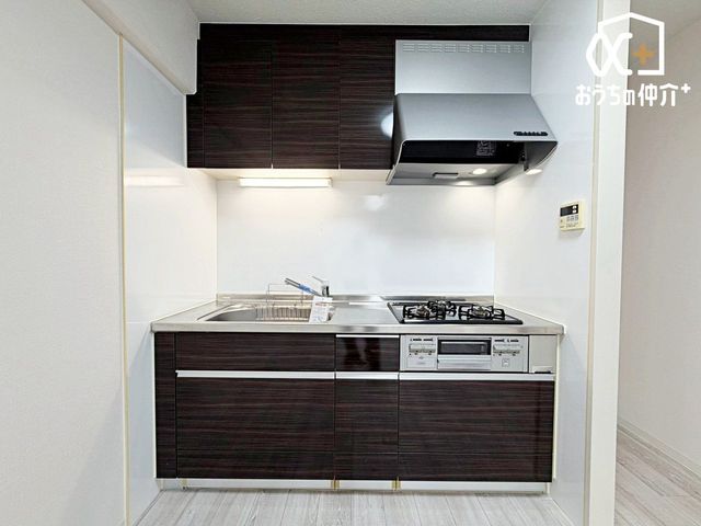 �L�b�`�� ���������Ŏς�E�Ă��E�����Ȃǂ��\�B�Η͂͋��΂����΂܂ŏꏊ���ƂɎ��R�ɐݒ�ł��܂�����A��C�ɒZ���ԂŒ������鎖���ł��܂��B�܂��Ԋu���L���ۂ���Ă���̂ŁA�傫�Ȓ�������u�����Ƃ��ł��܂��B