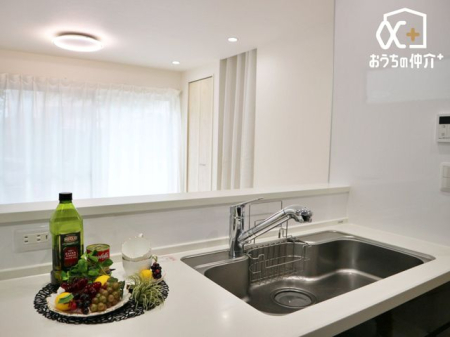 �L�b�`�� ���Ƒ��Ɖ�b���Ȃ��炨�������y���߂�ΖʃL�b�`���I�茳���B��Ă������茩�����܂��B