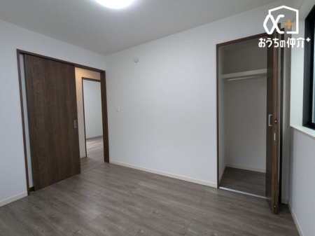 ���̑� 5.25���̗m���́A�x�b�h��f�X�N��z�u���₷�����q�l�̂������ɂ҂�����B�N���[�[�b�g�����ňߗނ�w�K�p�i������������[�ł��A���������L�X�Ɖ��K�Ɏg���܂��B