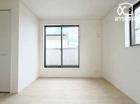 �q������ �q�������ɃI�X�X���ȗm���̗l�q�ł��B�o���R�j�[�ɖʂ��Ă��邽�ߊ��C�����₷���B���邳���\���Ȃ������ł��B