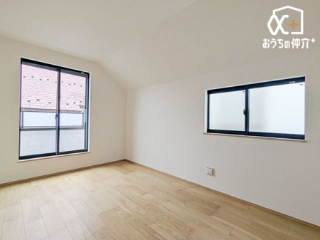 �Q�� �傫�Ȏ��[�ƃo���R�j�[�ւ̏o���肪�\�ŁA���̌��������Ȃ���C�����悭�ڊo�߂��܂��B