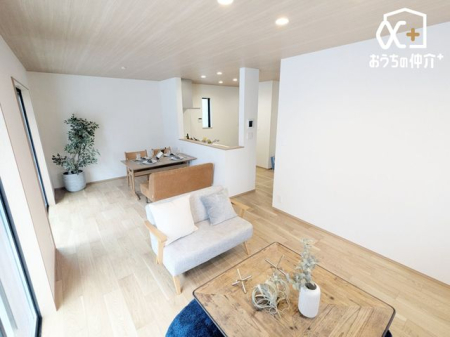 ���r���O �`Living�`�����݂̂���i�`�������e�C�X�g��LDK�B�̂�т肭�낮�\�t�@�₨�H�����y���ރ_�C�j���O�Z�b�g��u���Ă��������͂���܂���B
