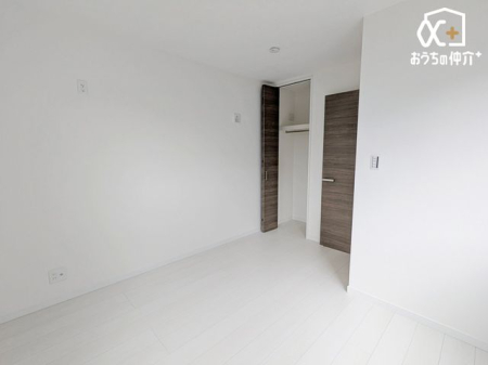 �q������ �N���[�[�b�g��������[�ɂ͍���܂���B