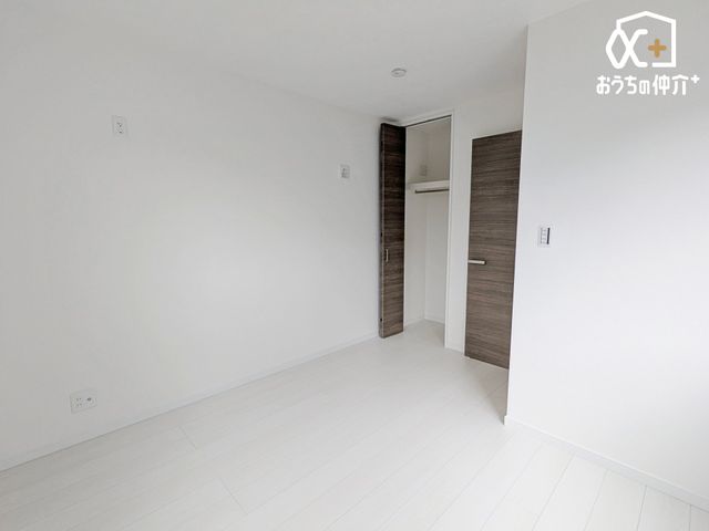 �q������ �N���[�[�b�g��������[�ɂ͍���܂���B